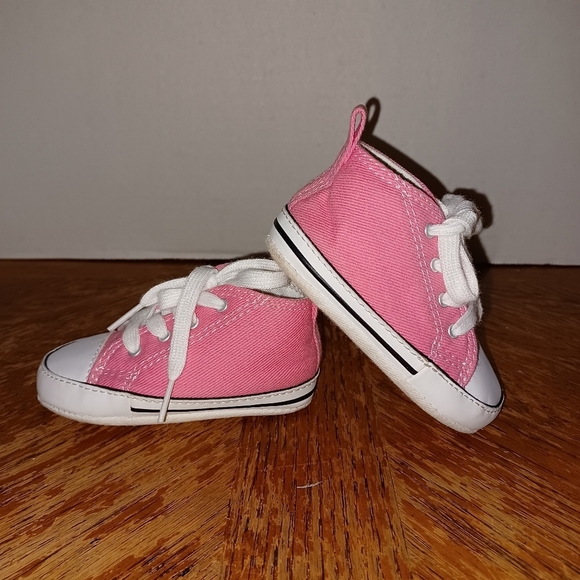 CONVERSE NEWBORN CRIB Pink 88871 FIRST ALL STAR BABY GIRL SHOES SIZE 3. Gently u - Picture 1 of 9